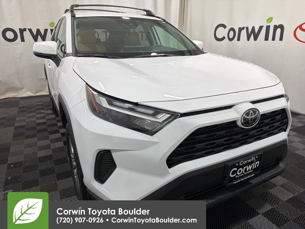 2025 Toyota RAV4 Hybrid XLE photo 2