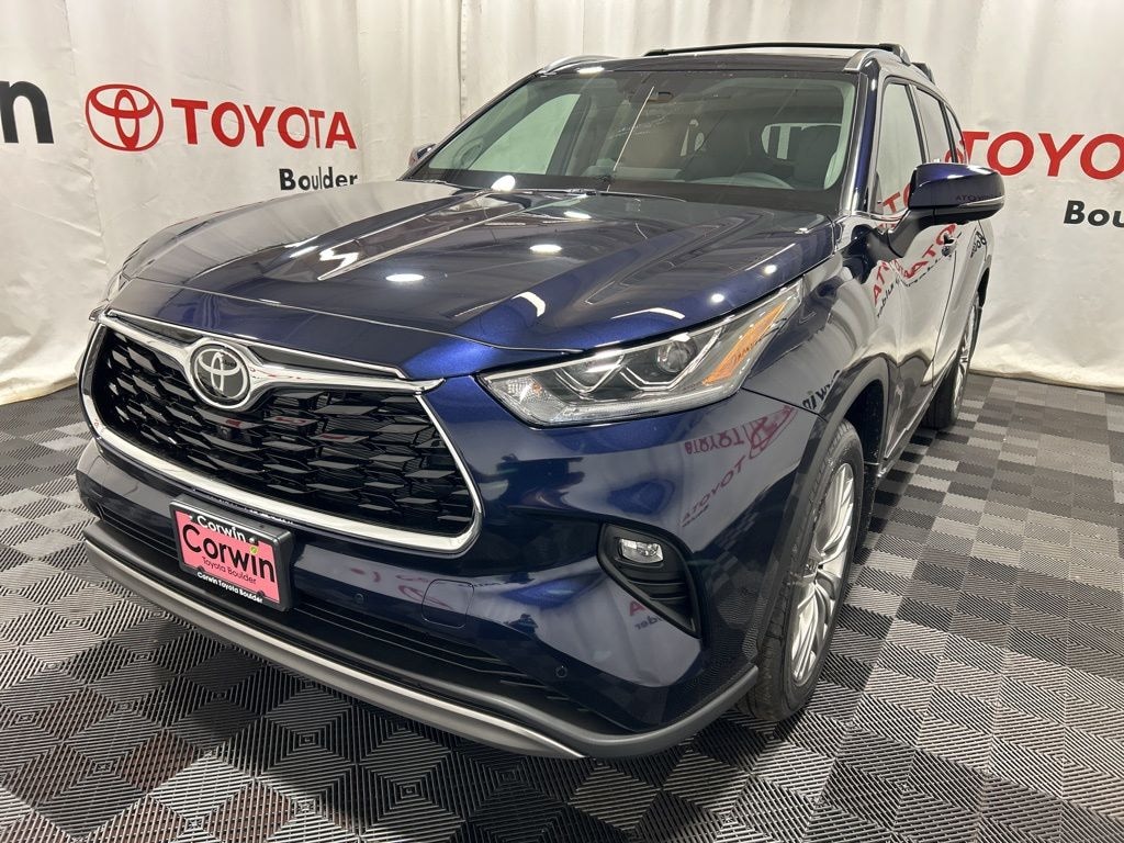 Used 2025 Toyota Highlander Hybrid Platinum SUV