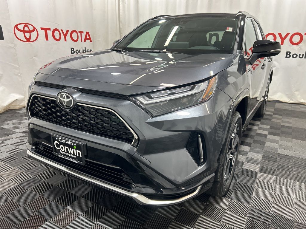 2025 Toyota RAV4 Hybrid XSE photo 3