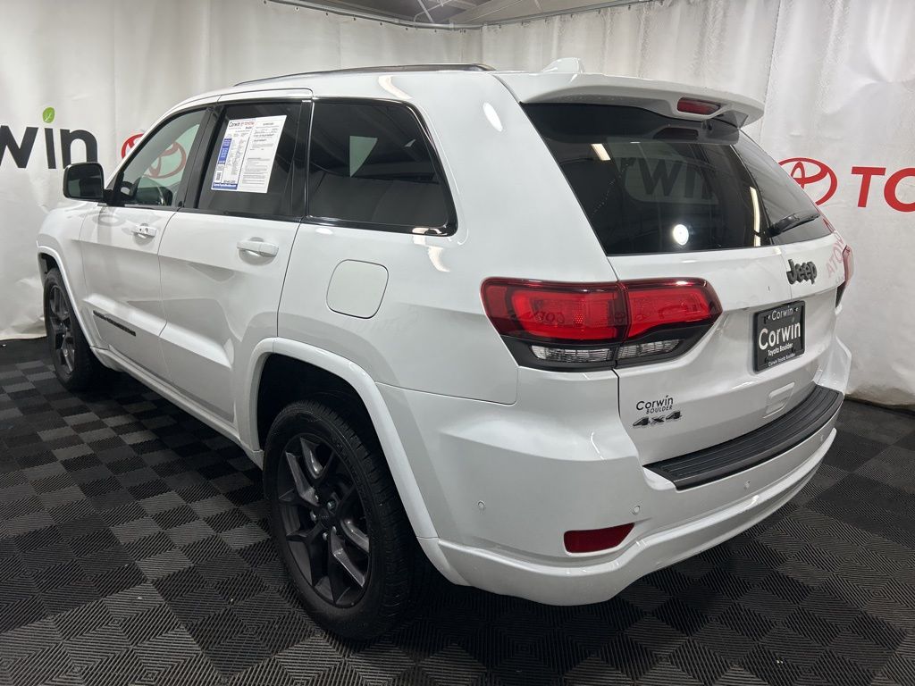 2021 Jeep Grand Cherokee Anniversary Edition photo 4