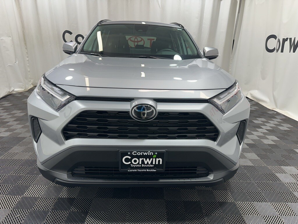 2025 Toyota RAV4 XLE photo 2