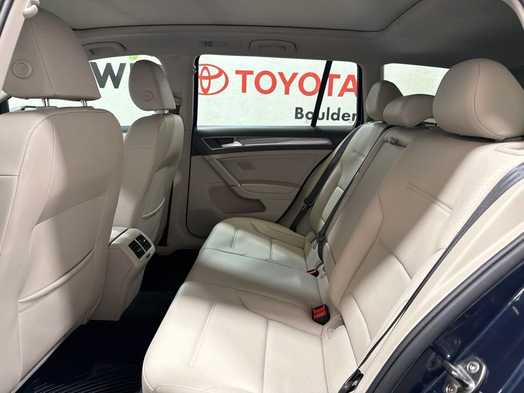 2017 Volkswagen Golf Alltrack 18