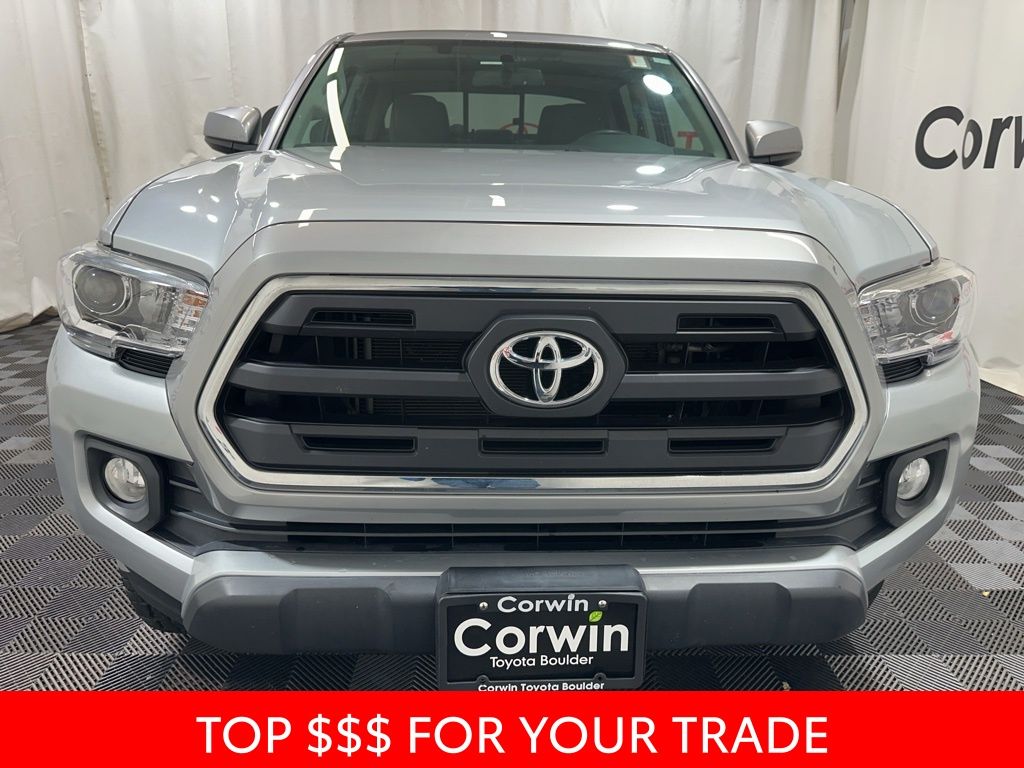 2016 Toyota Tacoma SR5 photo 2