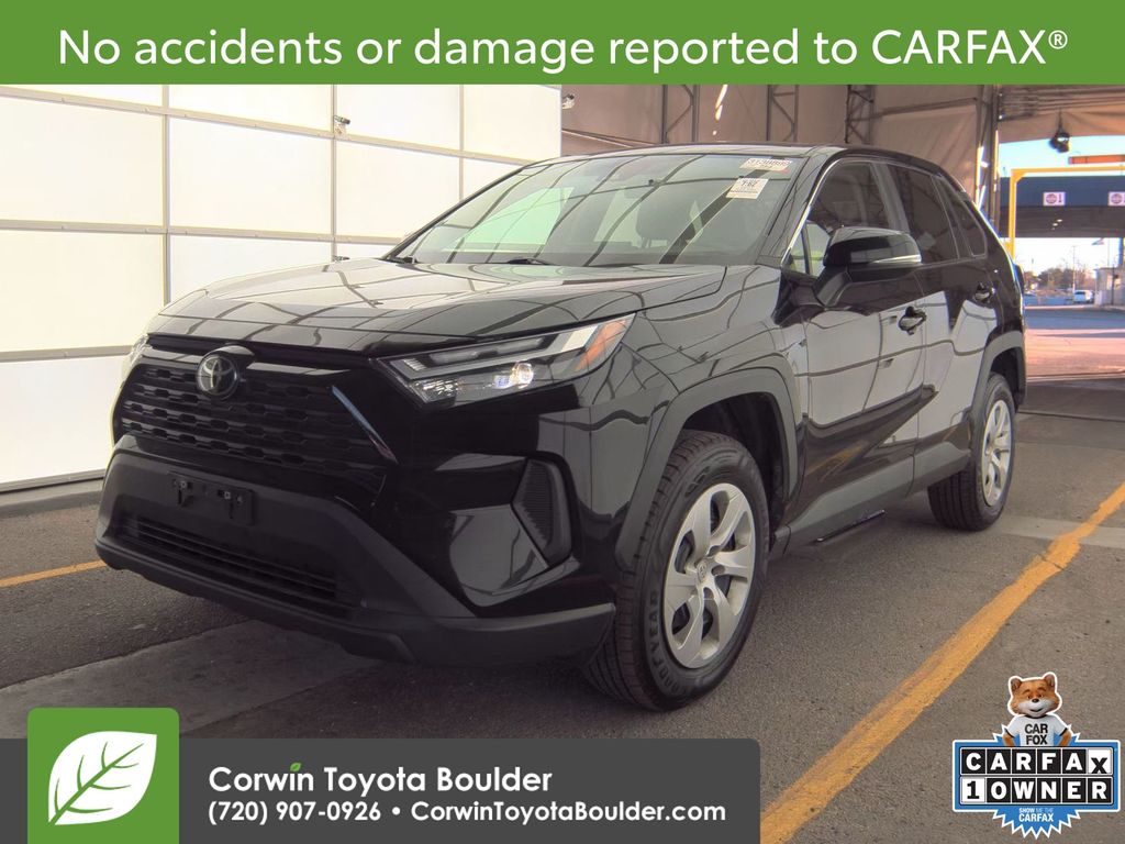 2023 Toyota RAV4 LE's photo