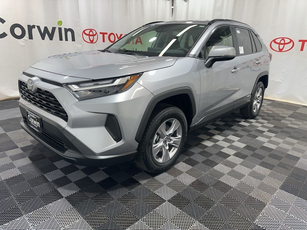 2025 Toyota RAV4 Hybrid LE photo 2