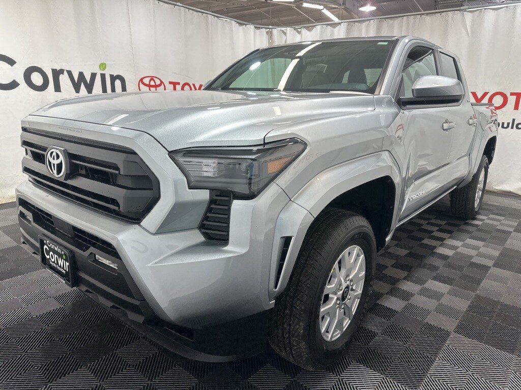 2025 Toyota Tacoma SR5 photo 3