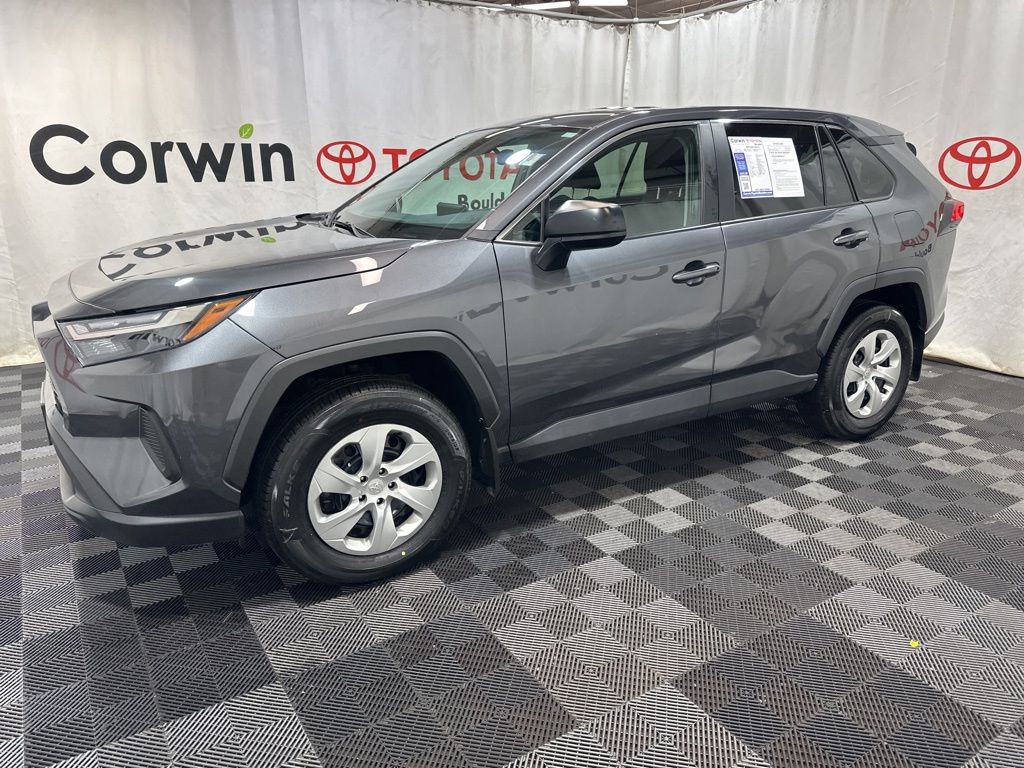 2023 Toyota RAV4 LE photo 4