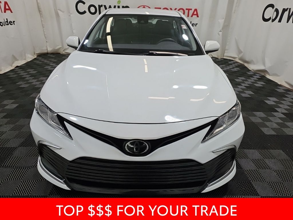 2021 Toyota Camry LE photo 2
