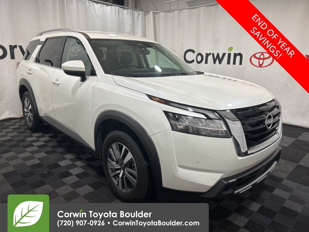 2023 Nissan Pathfinder SL's photo