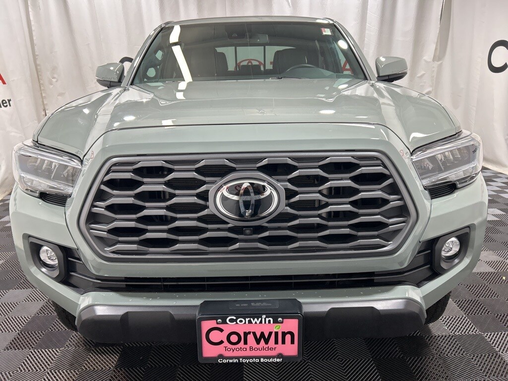 2023 Toyota Tacoma TRD Off-Road photo 2