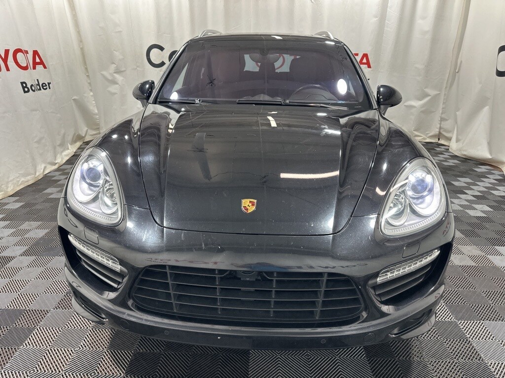 2012 Porsche Cayenne Turbo photo 2