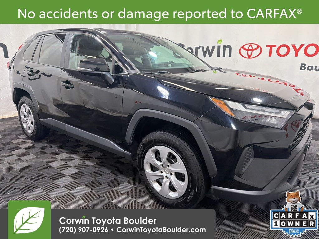 2023 Toyota RAV4 LE's photo