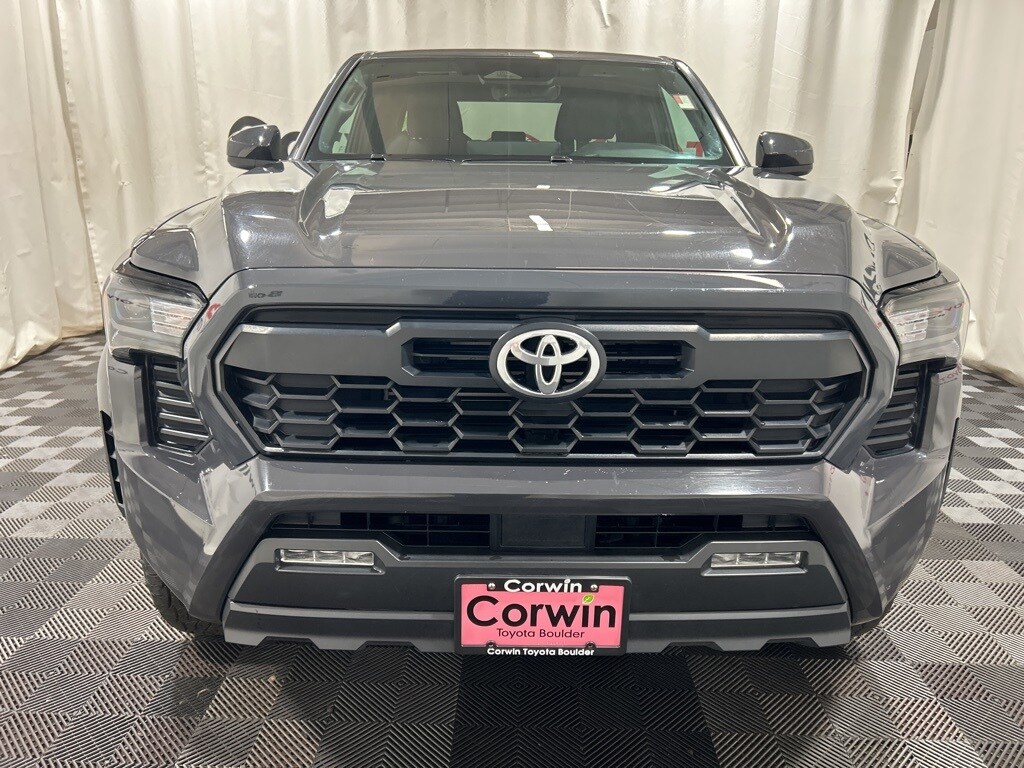2024 Toyota Tacoma TRD Off-Road photo 2