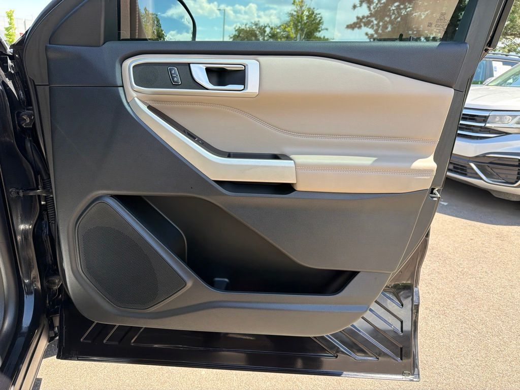 2023 Ford Explorer XLT - Photo 9