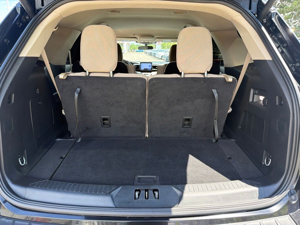 2023 Ford Explorer XLT - Photo 17
