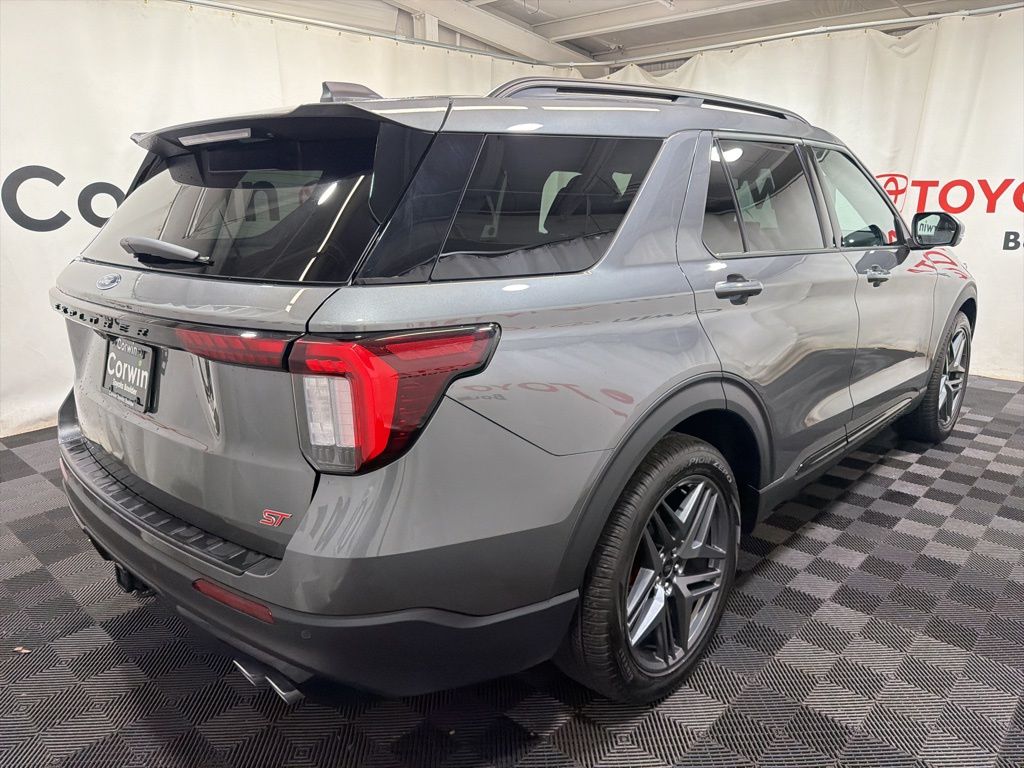 2025 Ford Explorer ST - Photo 7