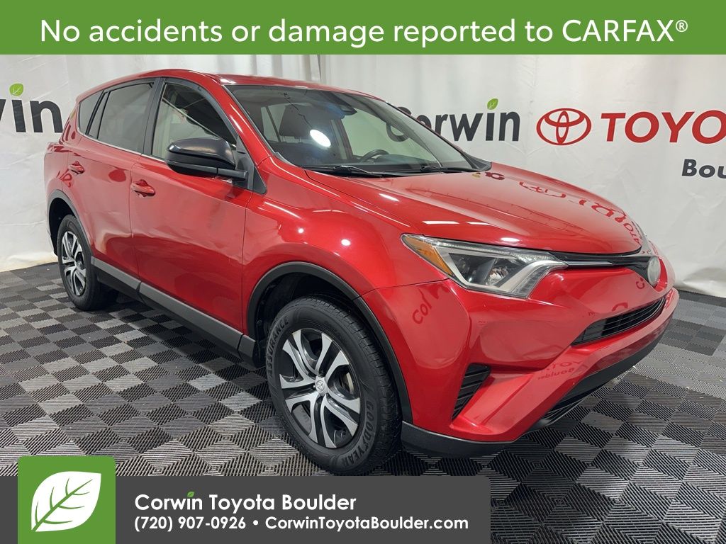 2017 Toyota RAV4 LE's photo