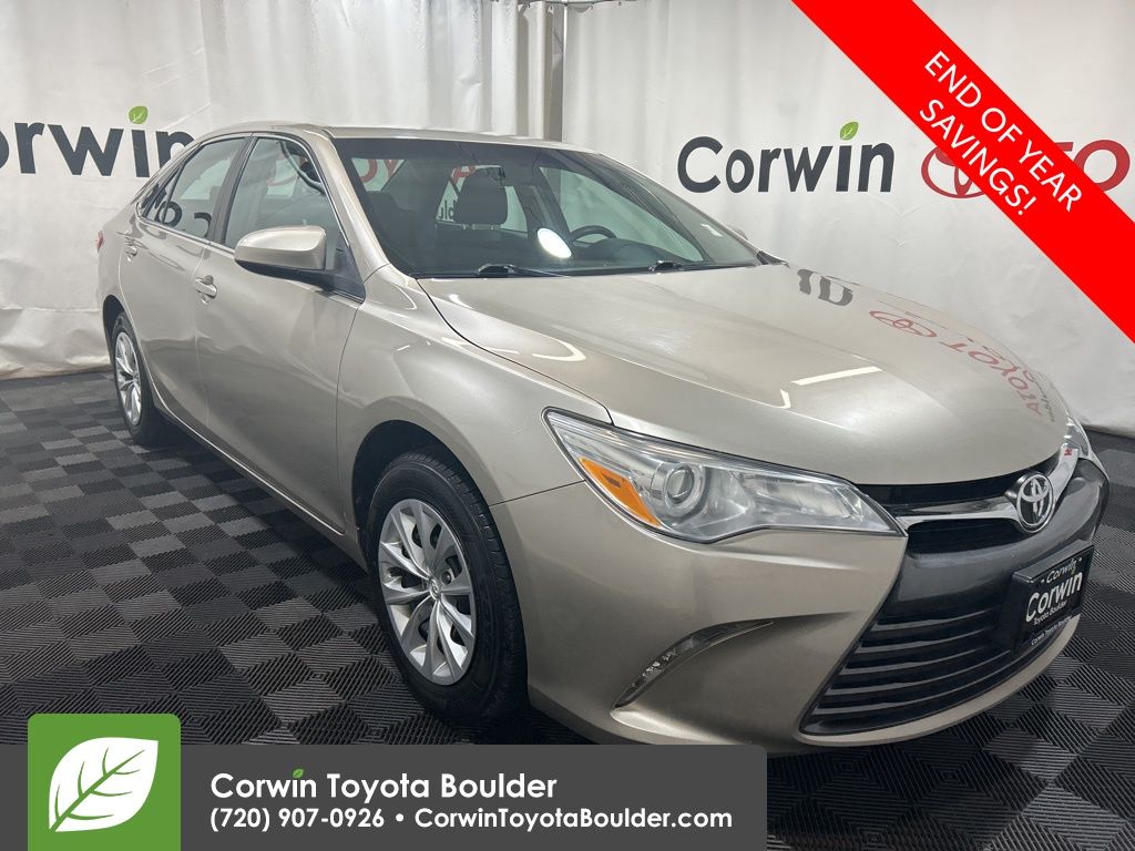 2016 Toyota Camry LE's photo