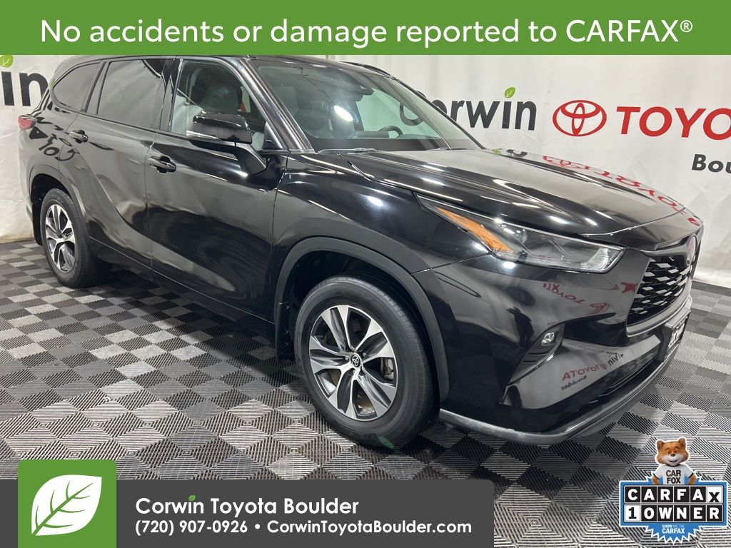 2022 Toyota Highlander XLE's photo