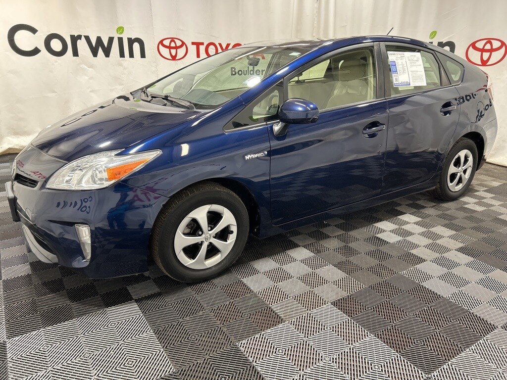 2012 Toyota Prius Two photo 4