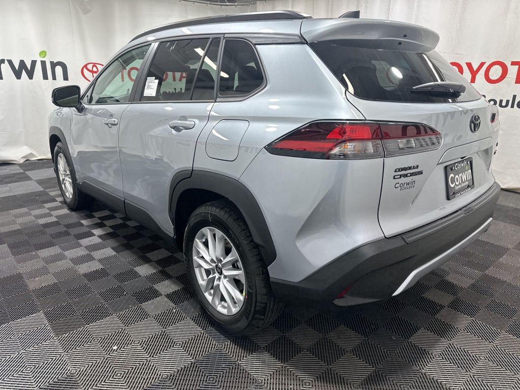 2026 Toyota Corolla Cross LE photo 3