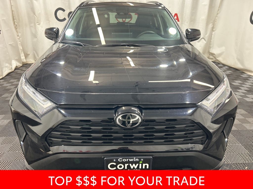 2025 Toyota RAV4 XLE photo 2