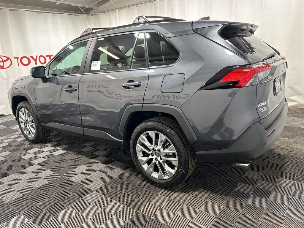 2025 Toyota RAV4 XLE Premium photo 3