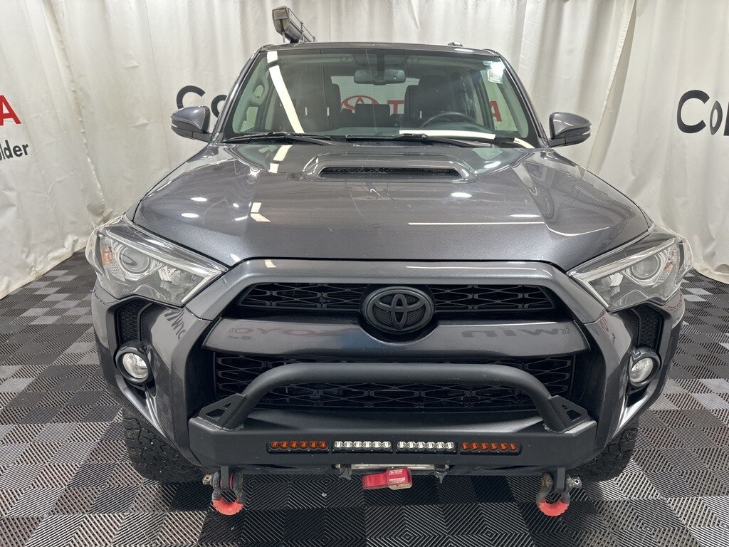 2018 Toyota 4Runner TRD Off-Road Premium photo 2