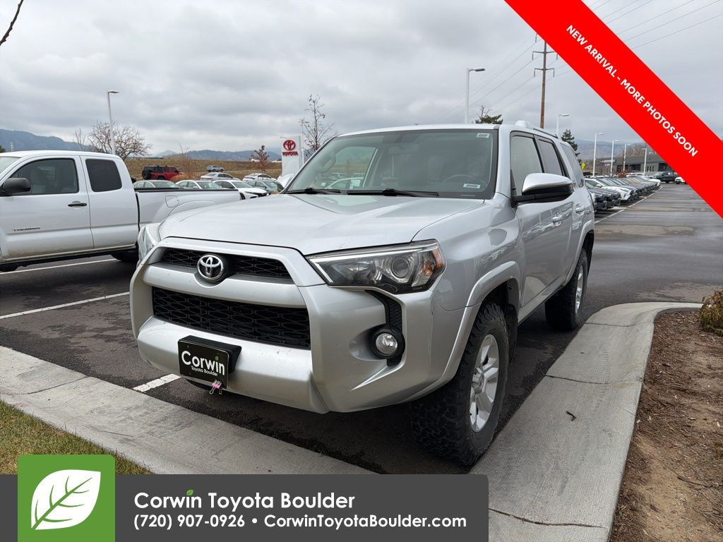 2015 Toyota 4Runner SR5 photo 3