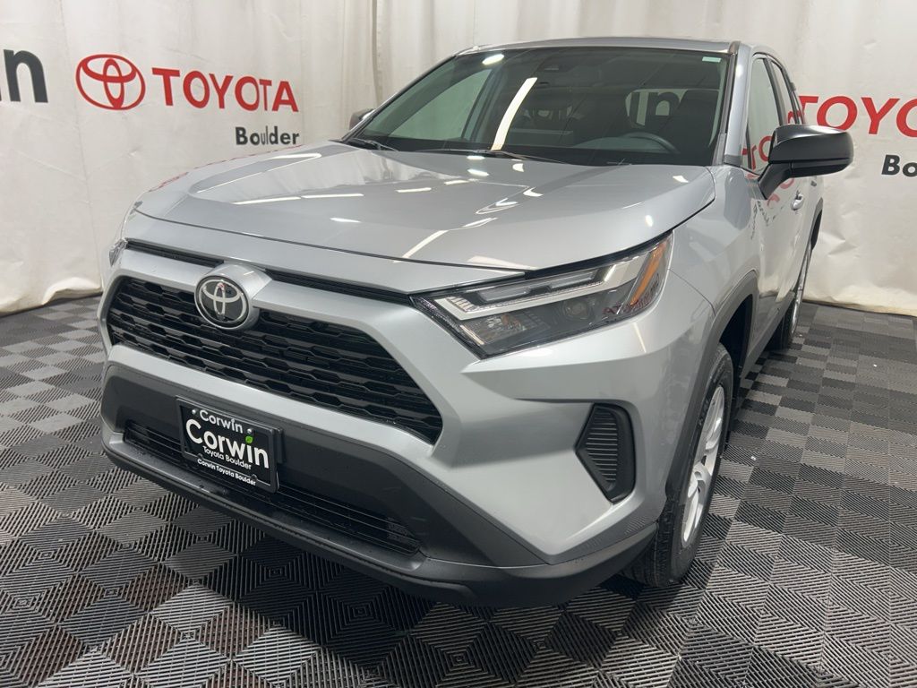 2025 Toyota RAV4 LE photo 3