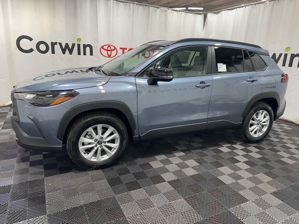 2026 Toyota Corolla Cross LE photo 3