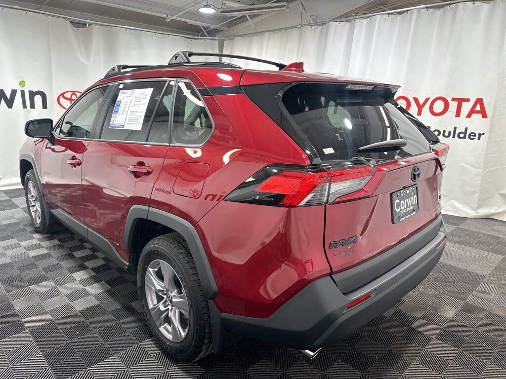 2025 Toyota RAV4 Hybrid LE photo 4