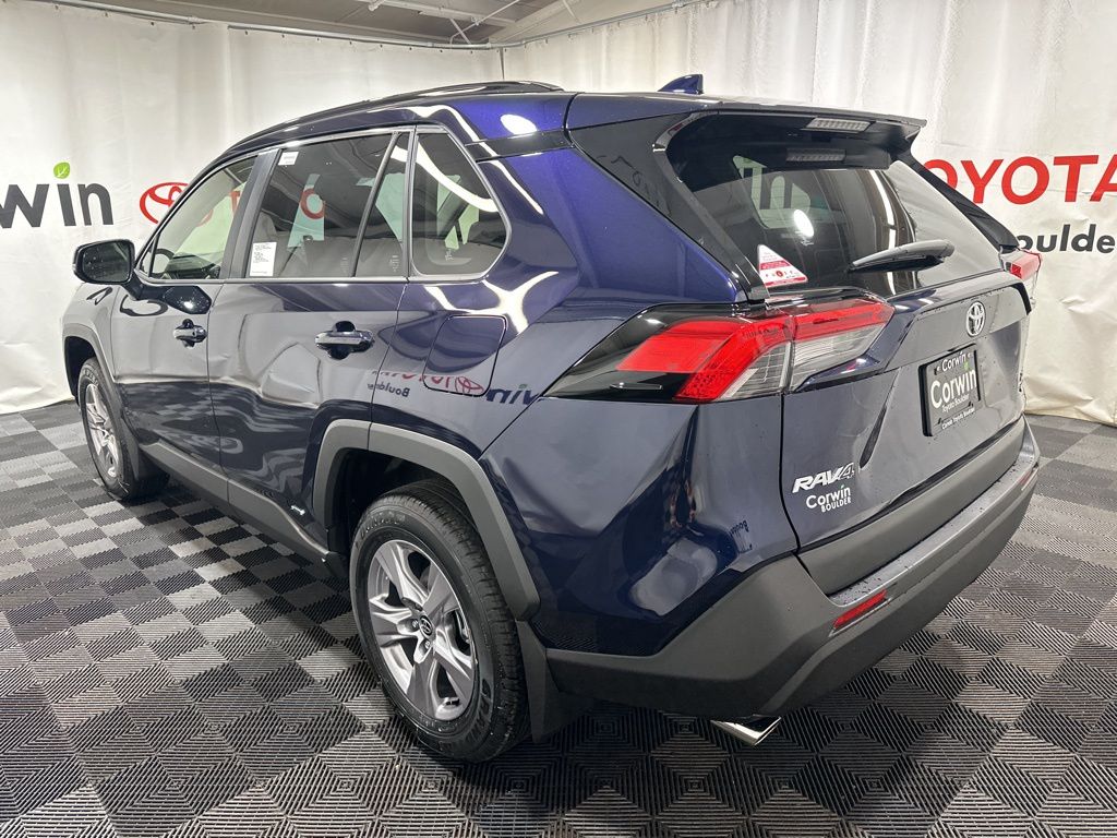 2025 Toyota RAV4 Hybrid XLE photo 2