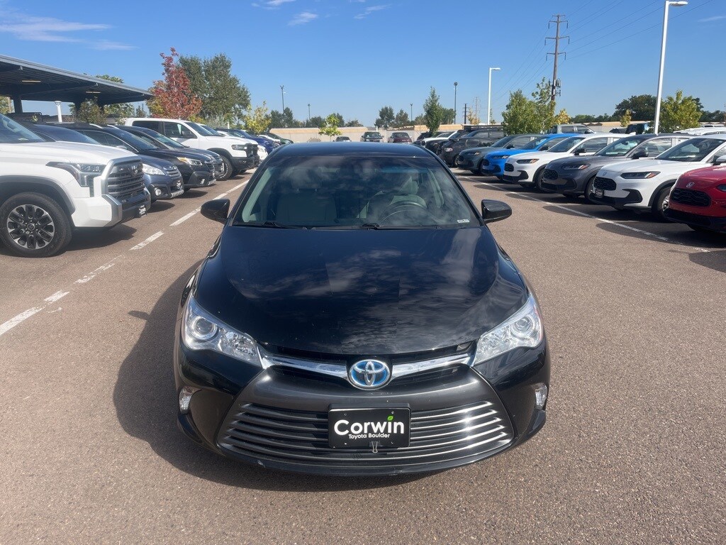 2015 Toyota Camry Hybrid LE photo 2