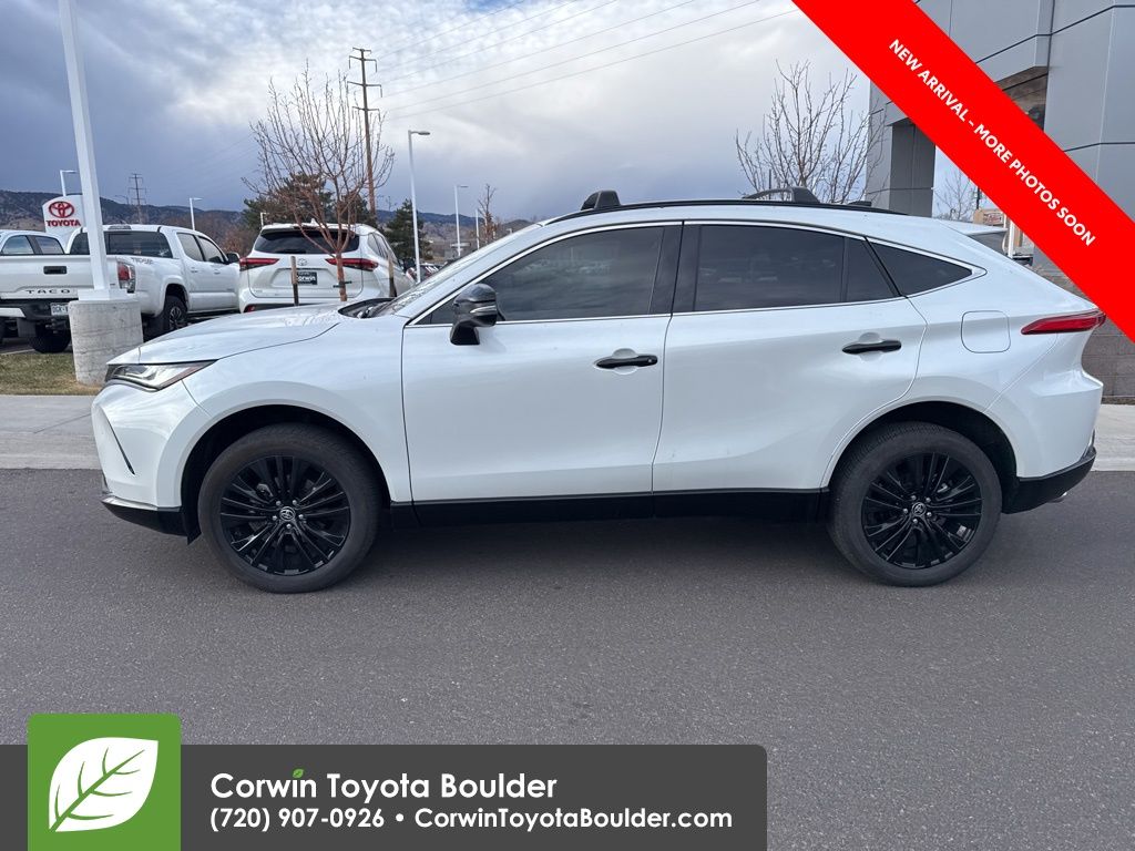 2023 Toyota Venza photo 3