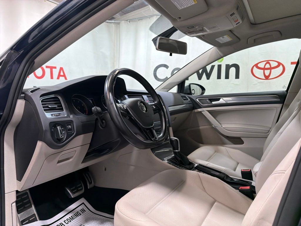 2017 Volkswagen Golf Alltrack 23