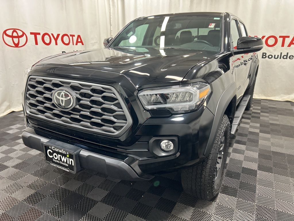 2023 Toyota Tacoma TRD Off-Road photo 3