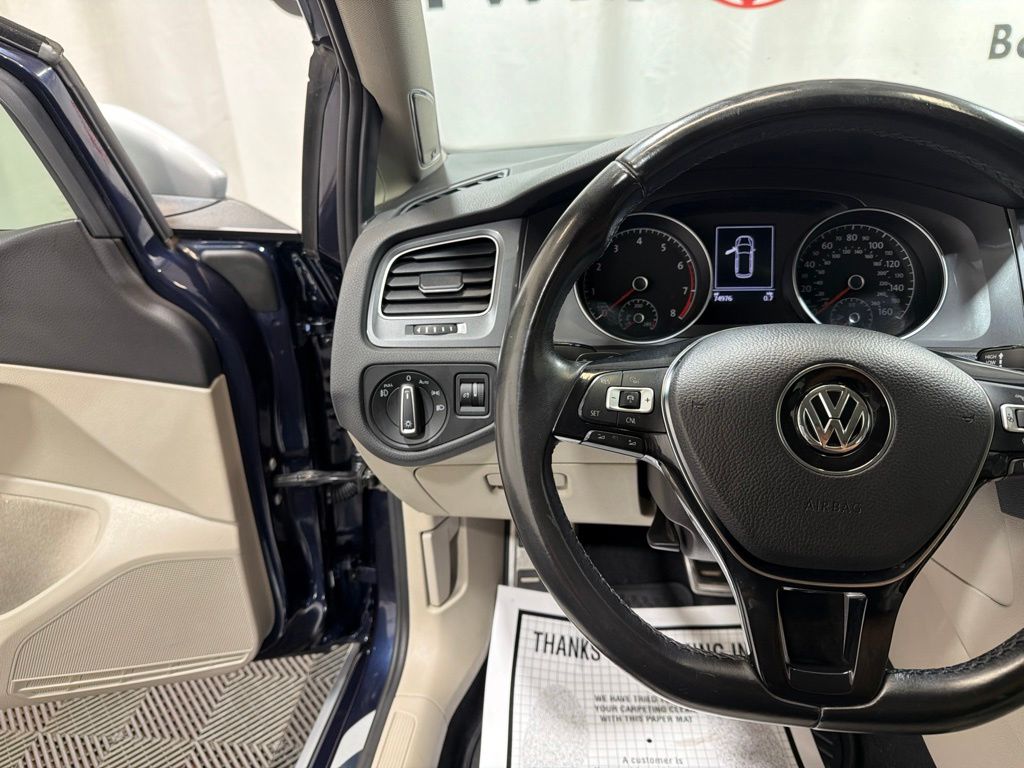 2017 Volkswagen Golf Alltrack 24
