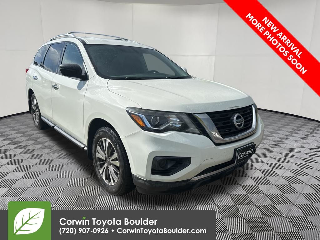 2017 Nissan Pathfinder S 4WD's photo