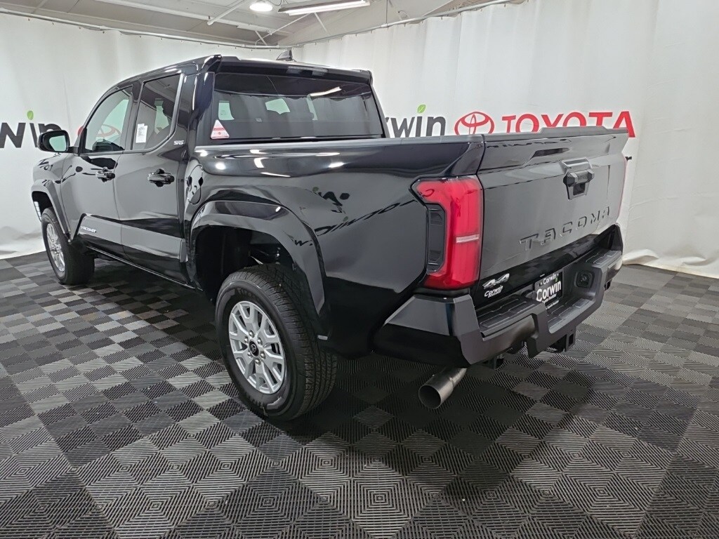 2025 Toyota Tacoma SR5 photo 4