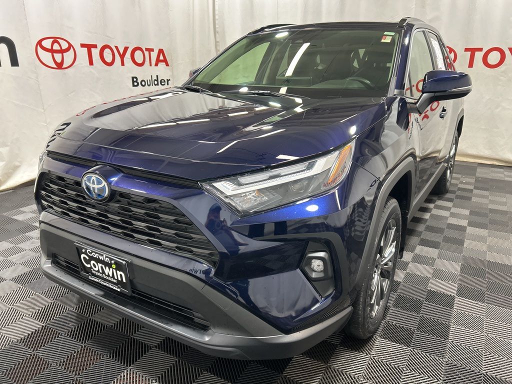 2023 Toyota RAV4 Hybrid XLE Premium photo 3