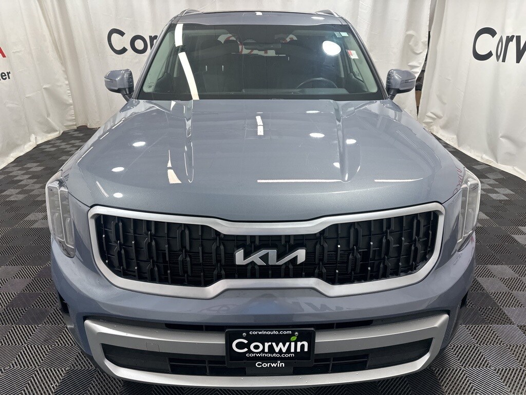 2024 Kia Telluride EX photo 2