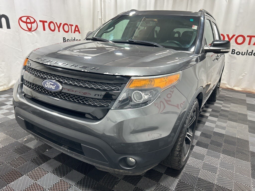 2015 Ford Explorer Sport photo 3