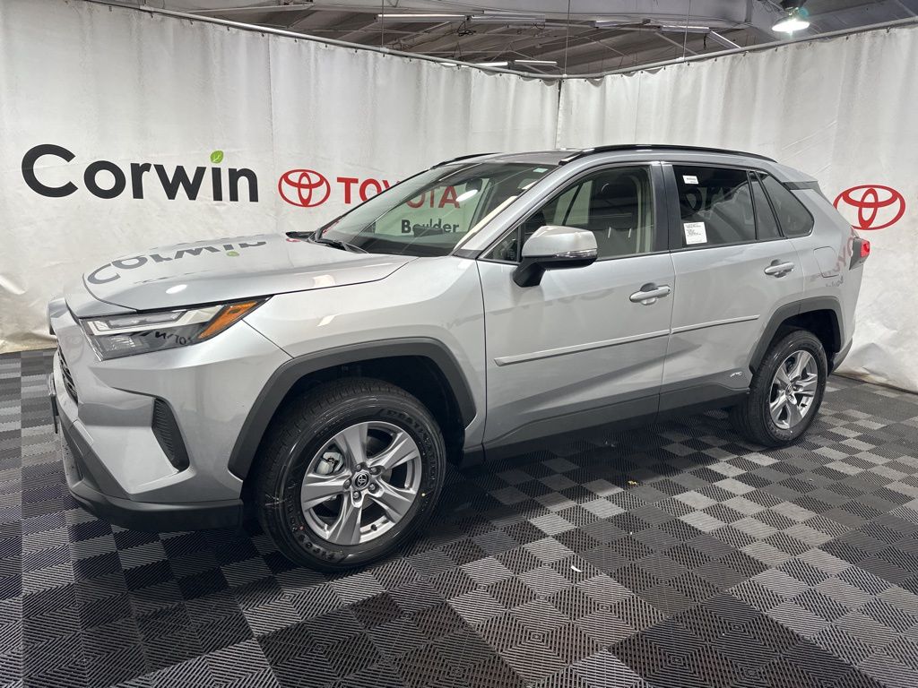2025 Toyota RAV4 Hybrid LE photo 3