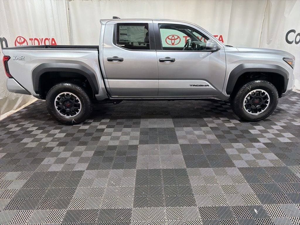 2026 Toyota Tacoma TRD Off-Road photo 2