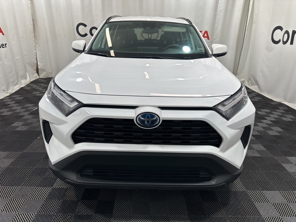2024 Toyota RAV4 Hybrid XLE photo 2
