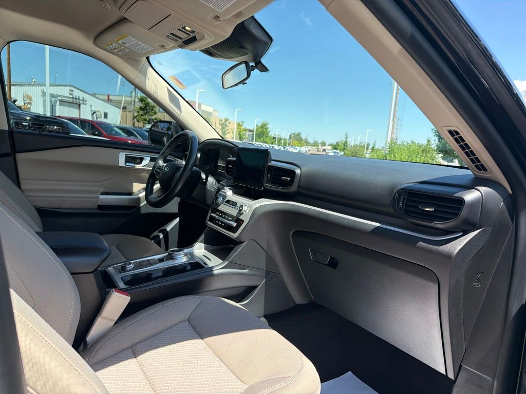 2023 Ford Explorer XLT - Photo 11