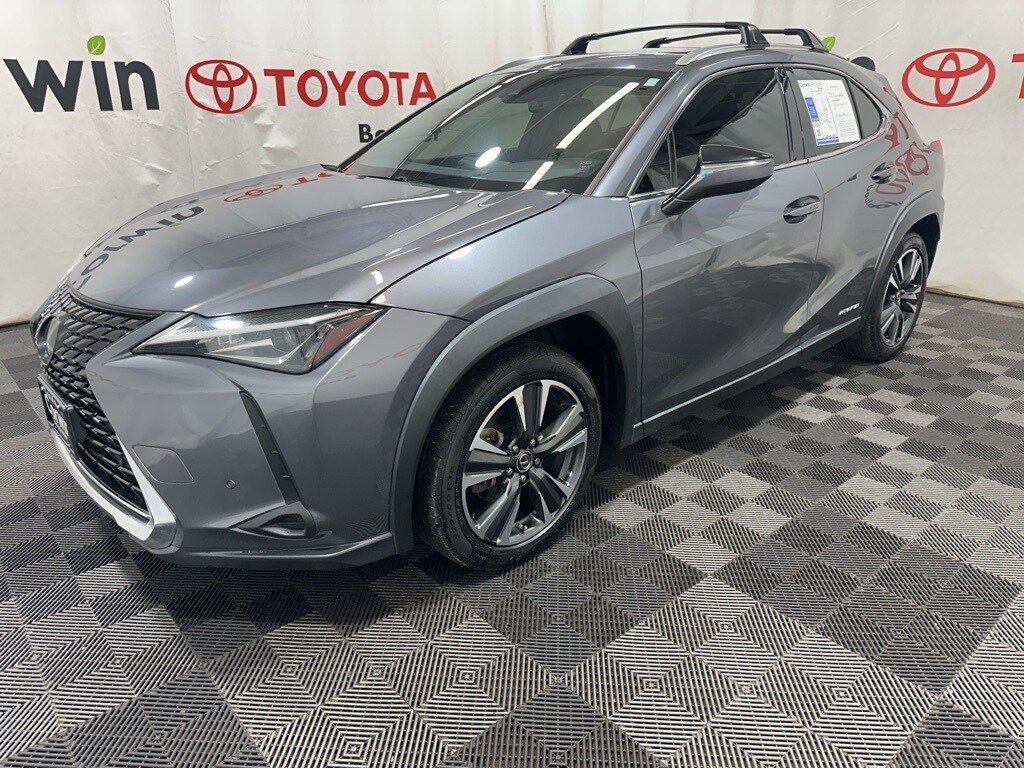 2020 Lexus UX 250h Premium photo 3