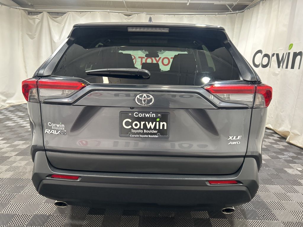 2024 Toyota RAV4 XLE photo 4
