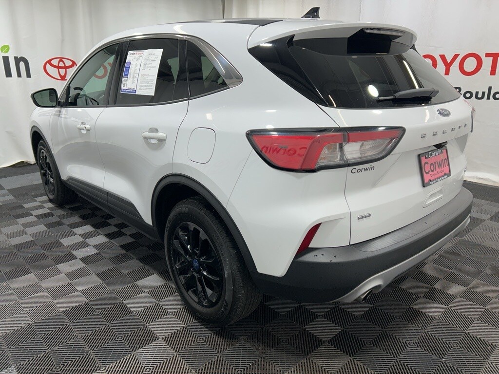 2020 Ford Escape SE photo 4